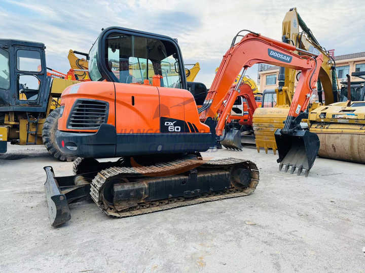Used excavator doosan dx60 excavators earth-moving machinery doosan dx60 dx80 dx75 dx225 dh60 dh60-7for sale - Гусеничний екскаватор: фото 4 Used excavator doosan dx60 excavators earth-moving machinery doosan dx60 dx80 dx75 dx225 dh60 dh60-7for sale - Гусеничний екскаватор: фото 4