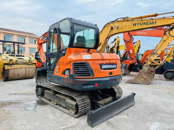 Used excavator doosan dx60 excavators earth-moving machinery doosan dx60 dx80 dx75 dx225 dh60 dh60-7for sale - Гусеничний екскаватор: фото 5 Used excavator doosan dx60 excavators earth-moving machinery doosan dx60 dx80 dx75 dx225 dh60 dh60-7for sale - Гусеничний екскаватор: фото 5