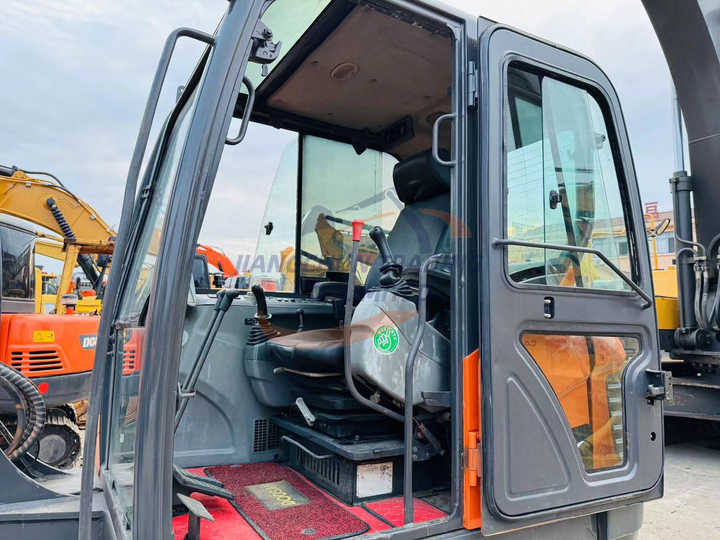 Used excavator doosan dx60 excavators earth-moving machinery doosan dx60 dx80 dx75 dx225 dh60 dh60-7for sale - Гусеничний екскаватор: фото 4 Used excavator doosan dx60 excavators earth-moving machinery doosan dx60 dx80 dx75 dx225 dh60 dh60-7for sale - Гусеничний екскаватор: фото 4