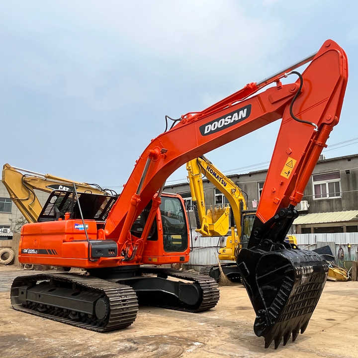 Used excavator doosan dx60 excavators earth-moving machinery doosan dx60 dx80 dx75 dx225 for sale - Гусеничний екскаватор: фото 1 Used excavator doosan dx60 excavators earth-moving machinery doosan dx60 dx80 dx75 dx225 for sale - Гусеничний екскаватор: фото 1