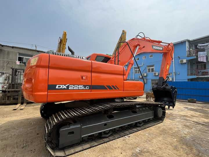 Used excavator doosan dx60 excavators earth-moving machinery doosan dx60 dx80 dx75 dx225 for sale - Гусеничний екскаватор: фото 4 Used excavator doosan dx60 excavators earth-moving machinery doosan dx60 dx80 dx75 dx225 for sale - Гусеничний екскаватор: фото 4