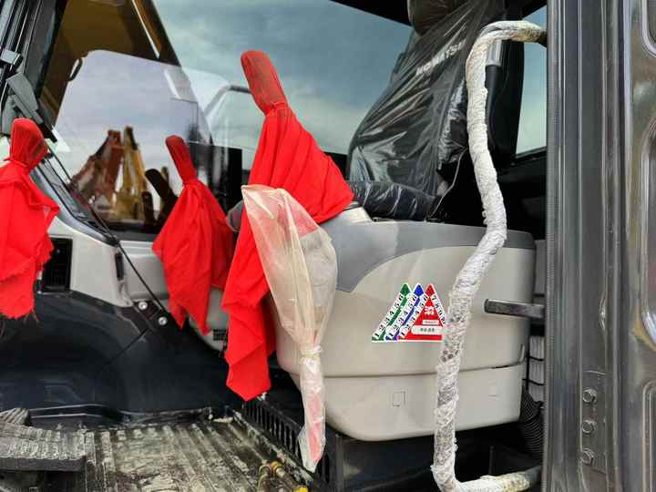 Nice porfmance Japanese Hot Selling Good Condition Used Excavator Komatsu PC130 Cheap Price PC210 PC220-8 pc120 pc130 - Гусеничний екскаватор: фото 4 Nice porfmance Japanese Hot Selling Good Condition Used Excavator Komatsu PC130 Cheap Price PC210 PC220-8 pc120 pc130 - Гусеничний екскаватор: фото 4