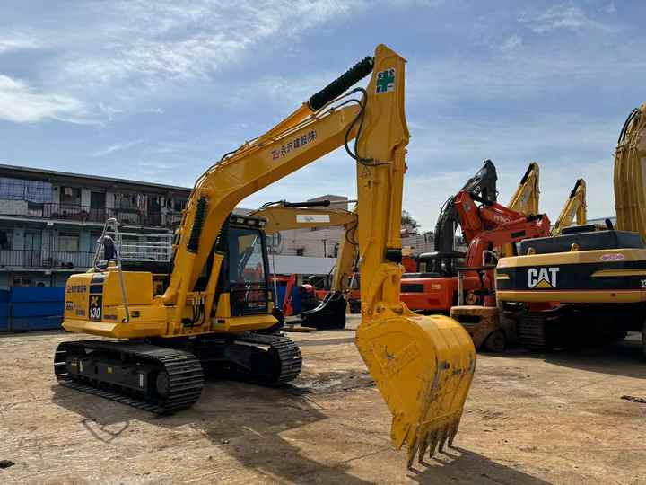 Nice porfmance Japanese Hot Selling Good Condition Used Excavator Komatsu PC130 Cheap Price PC210 PC220-8 pc120 pc130 - Гусеничний екскаватор: фото 3 Nice porfmance Japanese Hot Selling Good Condition Used Excavator Komatsu PC130 Cheap Price PC210 PC220-8 pc120 pc130 - Гусеничний екскаватор: фото 3