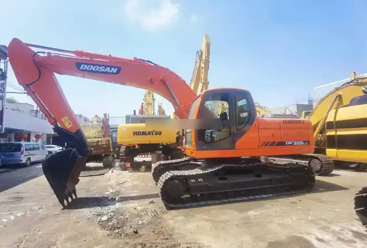 Second hand excavator used machinery equipment Doosan dx225 used excavators in stock for sale - Гусеничний екскаватор: фото 2 Second hand excavator used machinery equipment Doosan dx225 used excavators in stock for sale - Гусеничний екскаватор: фото 2