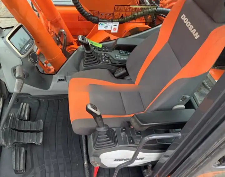 Second hand excavator used machinery equipment Doosan dx225 used excavators in stock for sale - Гусеничний екскаватор: фото 5 Second hand excavator used machinery equipment Doosan dx225 used excavators in stock for sale - Гусеничний екскаватор: фото 5