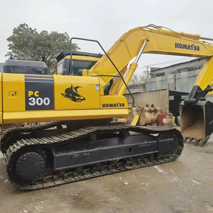 Used 30 ton good quality Komatsu PC300-7 original Japan excavator in cheap price for sale - Гусеничний екскаватор: фото 1 Used 30 ton good quality Komatsu PC300-7 original Japan excavator in cheap price for sale - Гусеничний екскаватор: фото 1