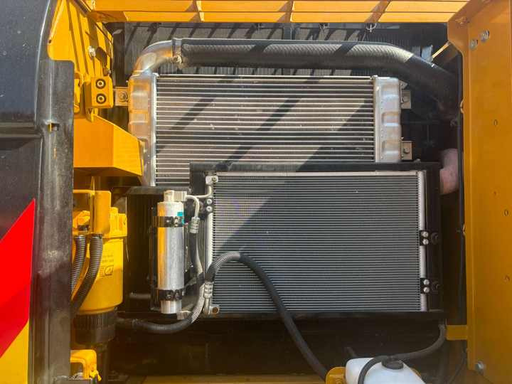 Used Excavator cat 320dsed Excavator Original Crawler Used CAT 320 Excavator 320D Caterpillar Machinery - Гусеничний екскаватор: фото 5 Used Excavator cat 320dsed Excavator Original Crawler Used CAT 320 Excavator 320D Caterpillar Machinery - Гусеничний екскаватор: фото 5