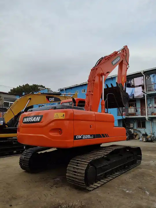 Used excavators in stock for sale second hand excavator used machinery equipment Doosan dx225 - Гусеничний екскаватор: фото 5 Used excavators in stock for sale second hand excavator used machinery equipment Doosan dx225 - Гусеничний екскаватор: фото 5
