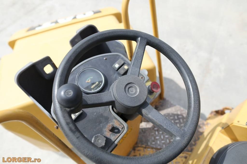 Дорожній каток CAT CB 224 E: фото 9 Дорожній каток CAT CB 224 E: фото 9