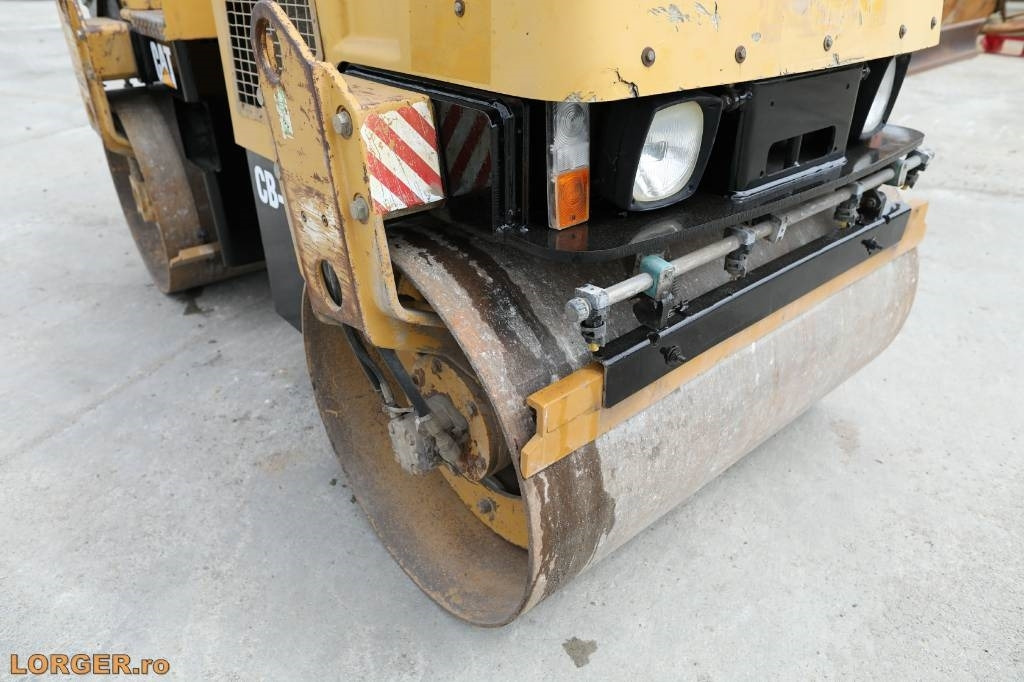 Дорожній каток CAT CB 224 E: фото 6 Дорожній каток CAT CB 224 E: фото 6