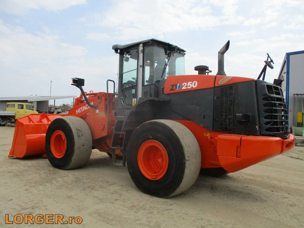 Hitachi ZW 250 - Колісний навантажувач: фото 2 Hitachi ZW 250 - Колісний навантажувач: фото 2