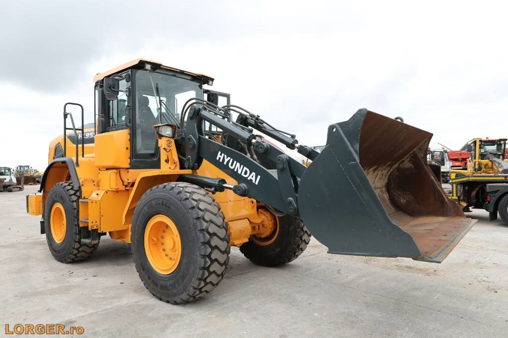 Hyundai HL 955 A - Колісний навантажувач: фото 4 Hyundai HL 955 A - Колісний навантажувач: фото 4