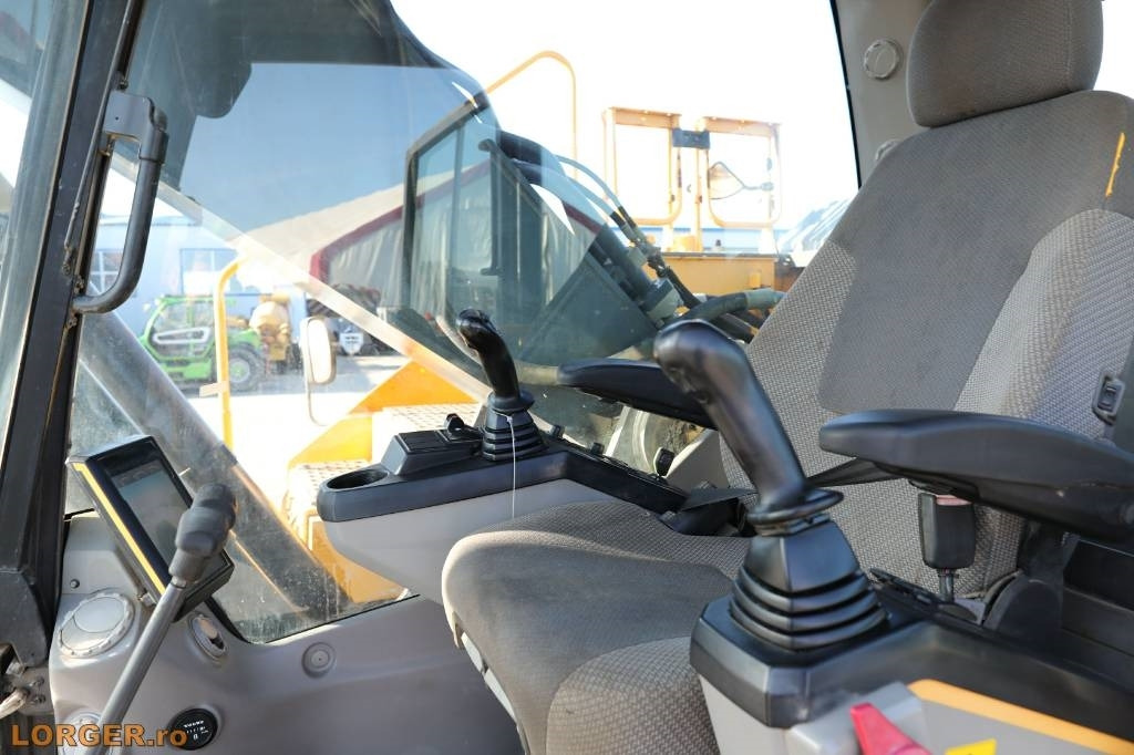 Гусеничний екскаватор Volvo EC 300 EL: фото 13 Гусеничний екскаватор Volvo EC 300 EL: фото 13