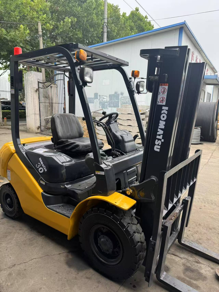 KOMATSU FD30 - Навантажувач вилковий: фото 4 KOMATSU FD30 - Навантажувач вилковий: фото 4