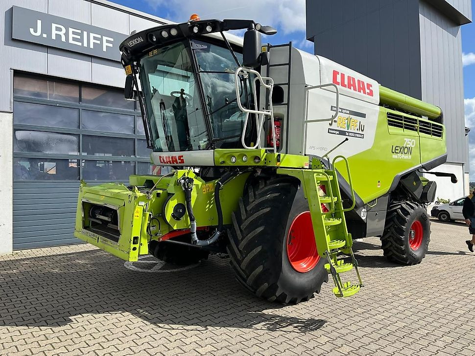 J.Reiff Sarl
Herr Stefan Neukirch - 77 Z.I in den - Зернозбиральний комбайн: фото 2 J.Reiff Sarl
Herr Stefan Neukirch - 77 Z.I in den - Зернозбиральний комбайн: фото 2