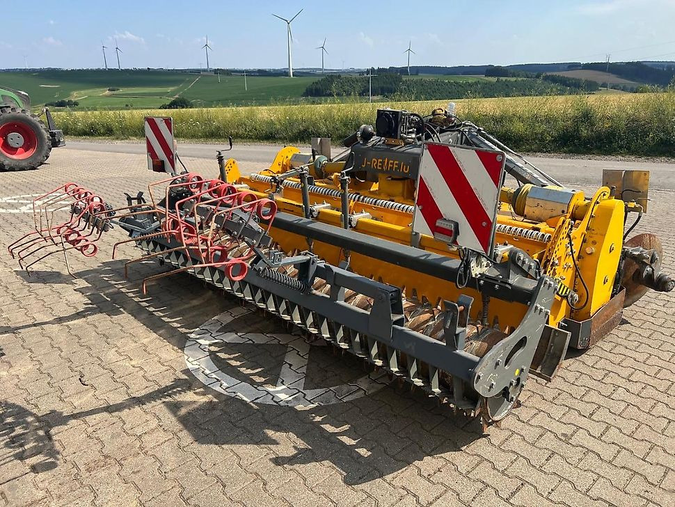 J.Reiff Sarl
Herr Stefan Neukirch - 77 Z.I in den - Техніка для обробки ґрунту: фото 4 J.Reiff Sarl
Herr Stefan Neukirch - 77 Z.I in den - Техніка для обробки ґрунту: фото 4