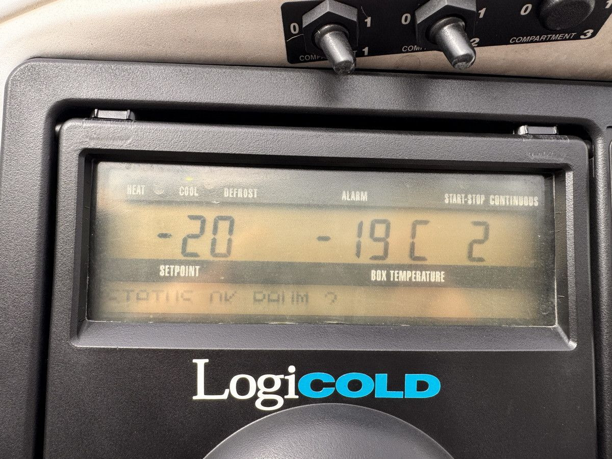 Schmitz Cargobull SKO 24/ BI TEMP CARRIER VEC 1950 MT /DS/LBW !!!! - Рефрижератор напівпричіп: фото 5 Schmitz Cargobull SKO 24/ BI TEMP CARRIER VEC 1950 MT /DS/LBW !!!! - Рефрижератор напівпричіп: фото 5