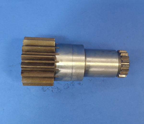 010110A Wałek silnika obrotu - Поворотний редуктор в категорії Будівельна техніка: фото 2 010110A Wałek silnika obrotu - Поворотний редуктор в категорії Будівельна техніка: фото 2