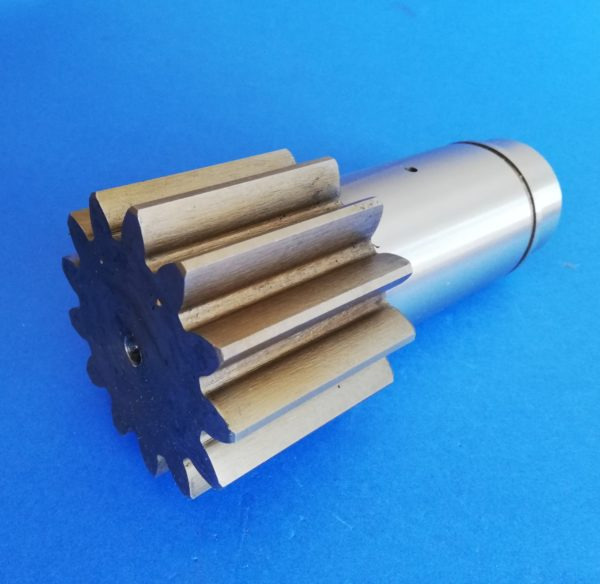 010150A Wałek silnika obrotu Bobcat 425 - Поворотний редуктор в категорії Будівельна техніка: фото 1 010150A Wałek silnika obrotu Bobcat 425 - Поворотний редуктор в категорії Будівельна техніка: фото 1