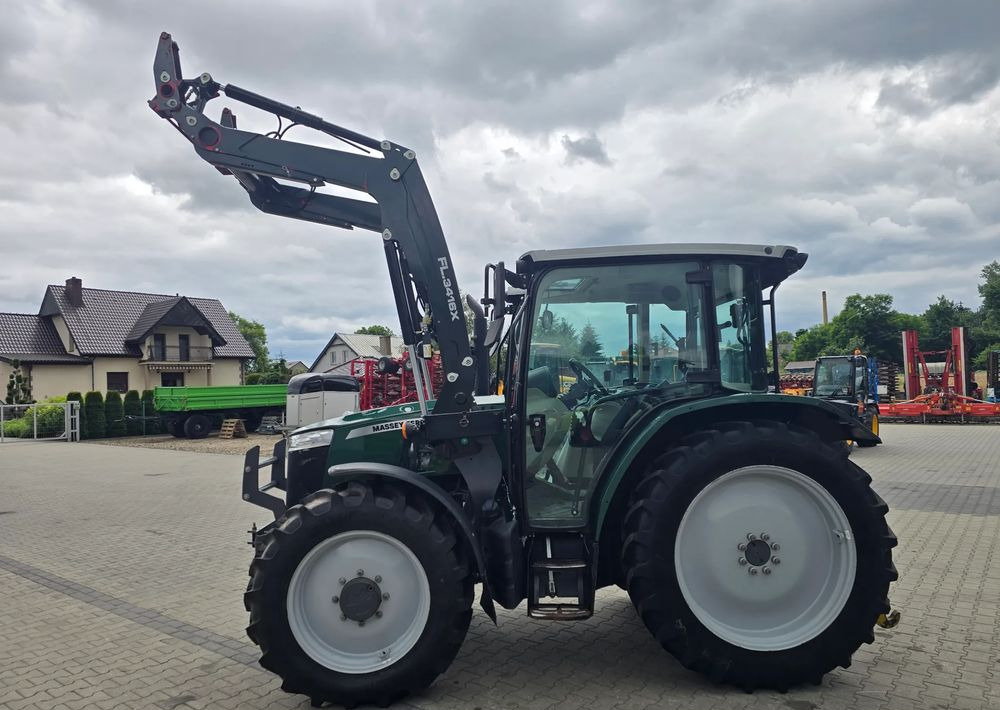 Трактор Massey Ferguson 4708: фото 9