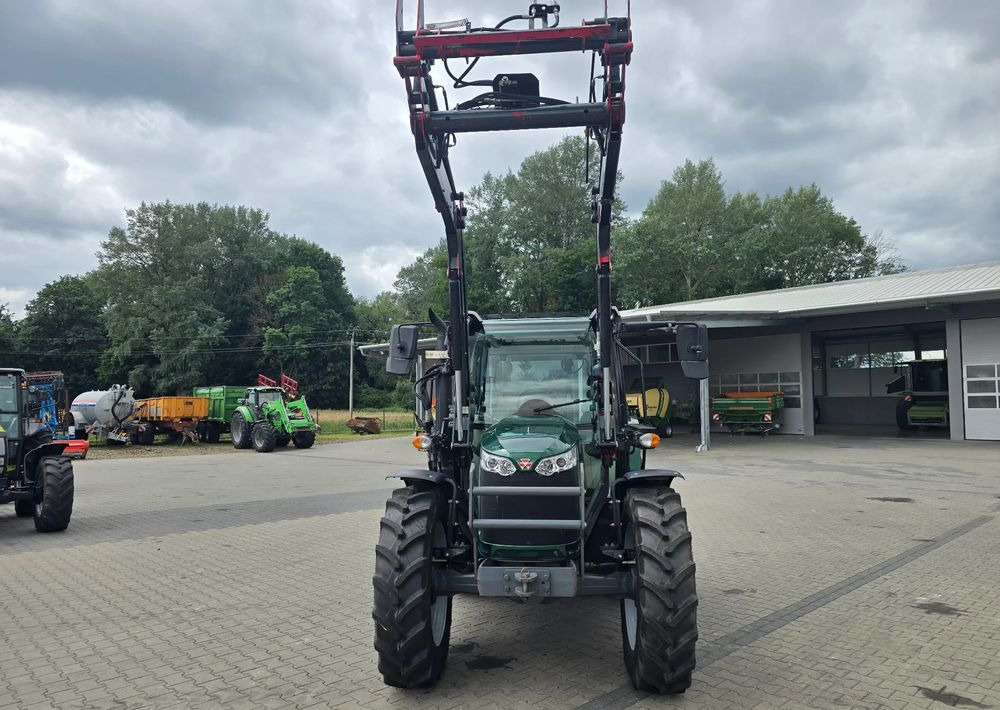 Трактор Massey Ferguson 4708: фото 8