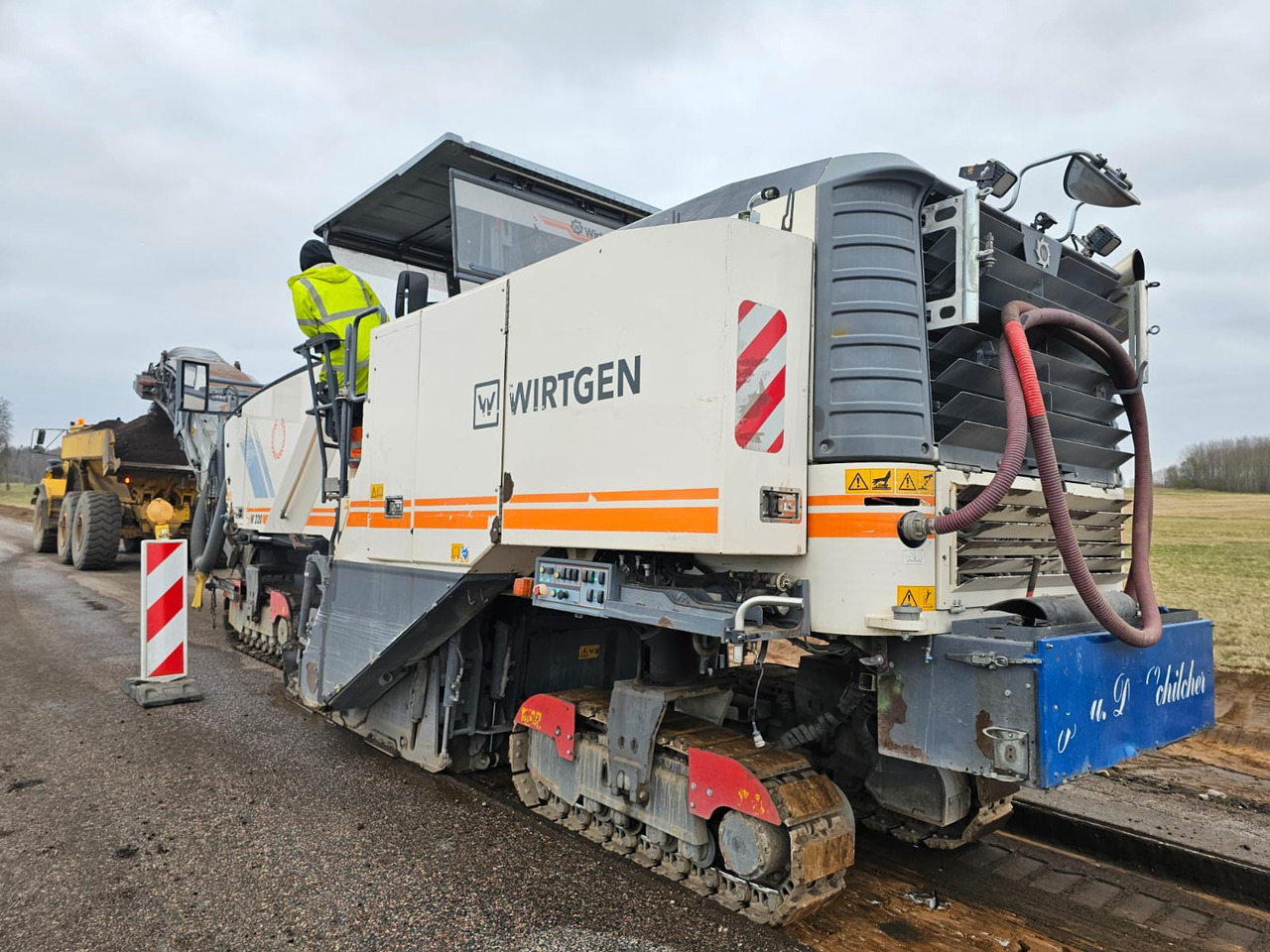 WIRTGEN W220 - Дорожня фреза: фото 2 WIRTGEN W220 - Дорожня фреза: фото 2