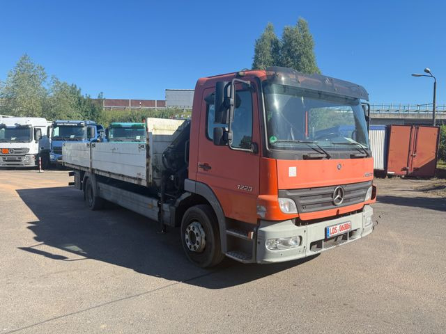 Mercedes-Benz Atego 1223 mit Kran MKG HLK 76 - Бортова вантажівка/ Платформа, Вантажівка з маніпулятором: фото 2 Mercedes-Benz Atego 1223 mit Kran MKG HLK 76 - Бортова вантажівка/ Платформа, Вантажівка з маніпулятором: фото 2
