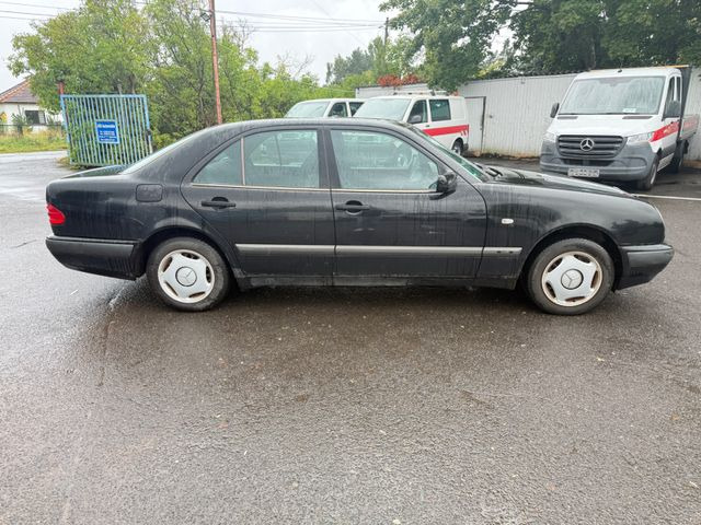 Mercedes-Benz E 200 - Седан: фото 5 Mercedes-Benz E 200 - Седан: фото 5