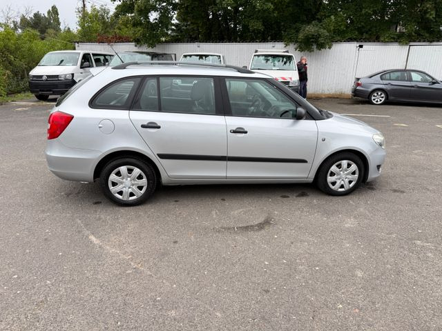 Skoda Fabia Combi Cool Edition - Універсал: фото 4 Skoda Fabia Combi Cool Edition - Універсал: фото 4