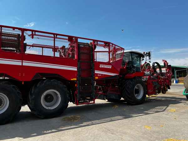 Grimme REXOR 6300 Platinum - Комбайн бурякозбиральний: фото 1 Grimme REXOR 6300 Platinum - Комбайн бурякозбиральний: фото 1