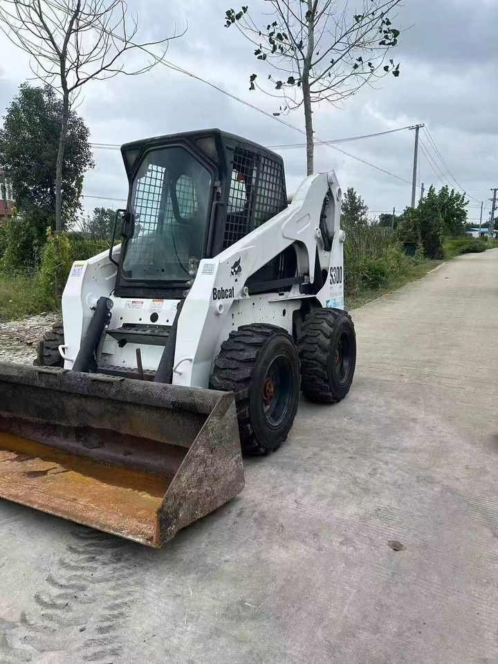 Bobcat S300 - Міні-навантажувач: фото 4 Bobcat S300 - Міні-навантажувач: фото 4
