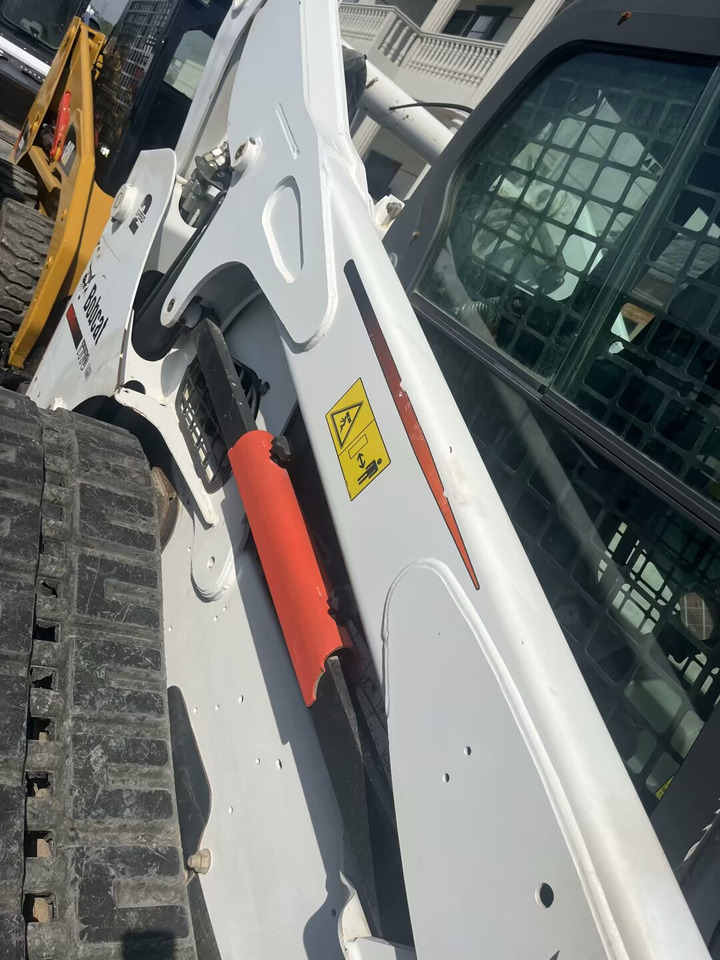 Bobcat T770 - Міні-навантажувач: фото 2 Bobcat T770 - Міні-навантажувач: фото 2