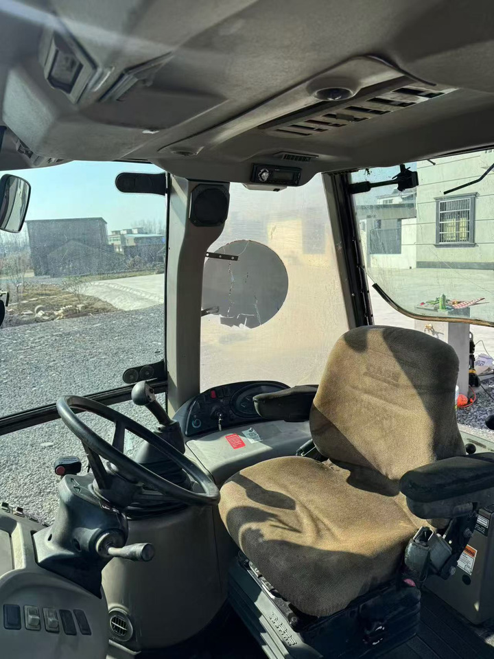 Екскаватор-навантажувач CASE 580: фото 6 Екскаватор-навантажувач CASE 580: фото 6