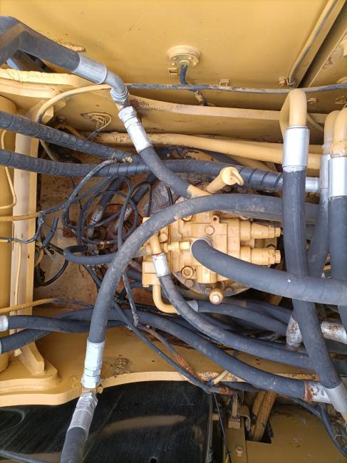 CAT 325D - Гусеничний екскаватор: фото 4 CAT 325D - Гусеничний екскаватор: фото 4