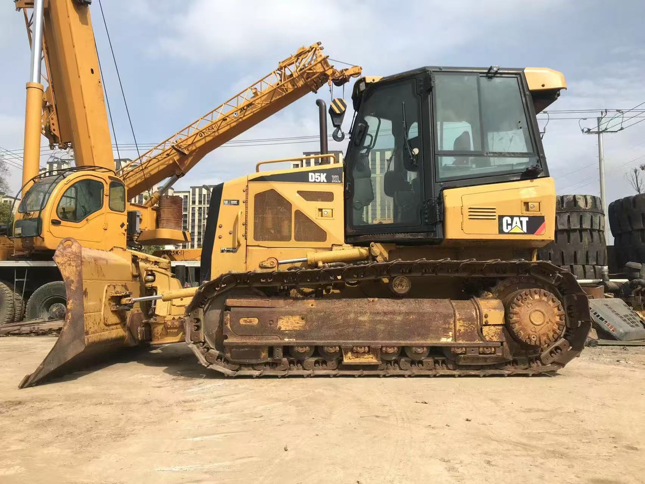 CAT D5K - Бульдозер: фото 1 CAT D5K - Бульдозер: фото 1