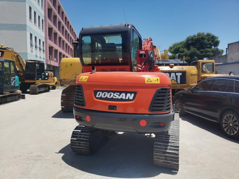 Doosan DX60 - Міні-екскаватор: фото 2 Doosan DX60 - Міні-екскаватор: фото 2