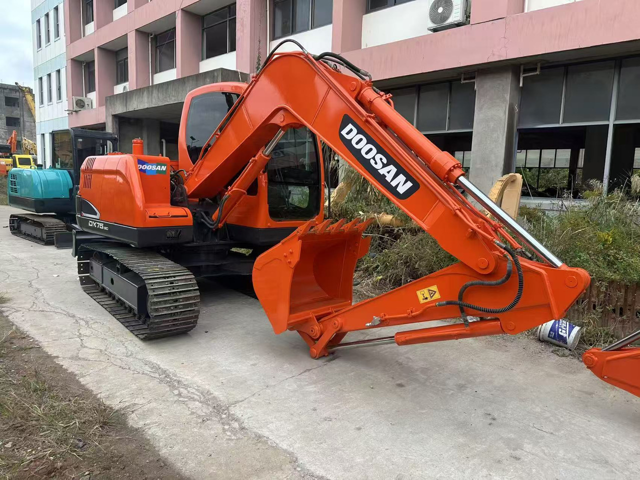 Doosan DX75 - Гусеничний екскаватор: фото 3 Doosan DX75 - Гусеничний екскаватор: фото 3