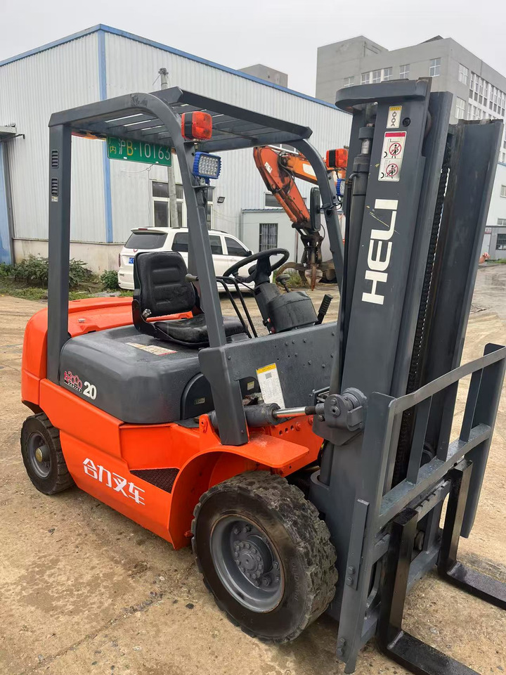 Heli - Ножичний підйомник: фото 4 Heli - Ножичний підйомник: фото 4