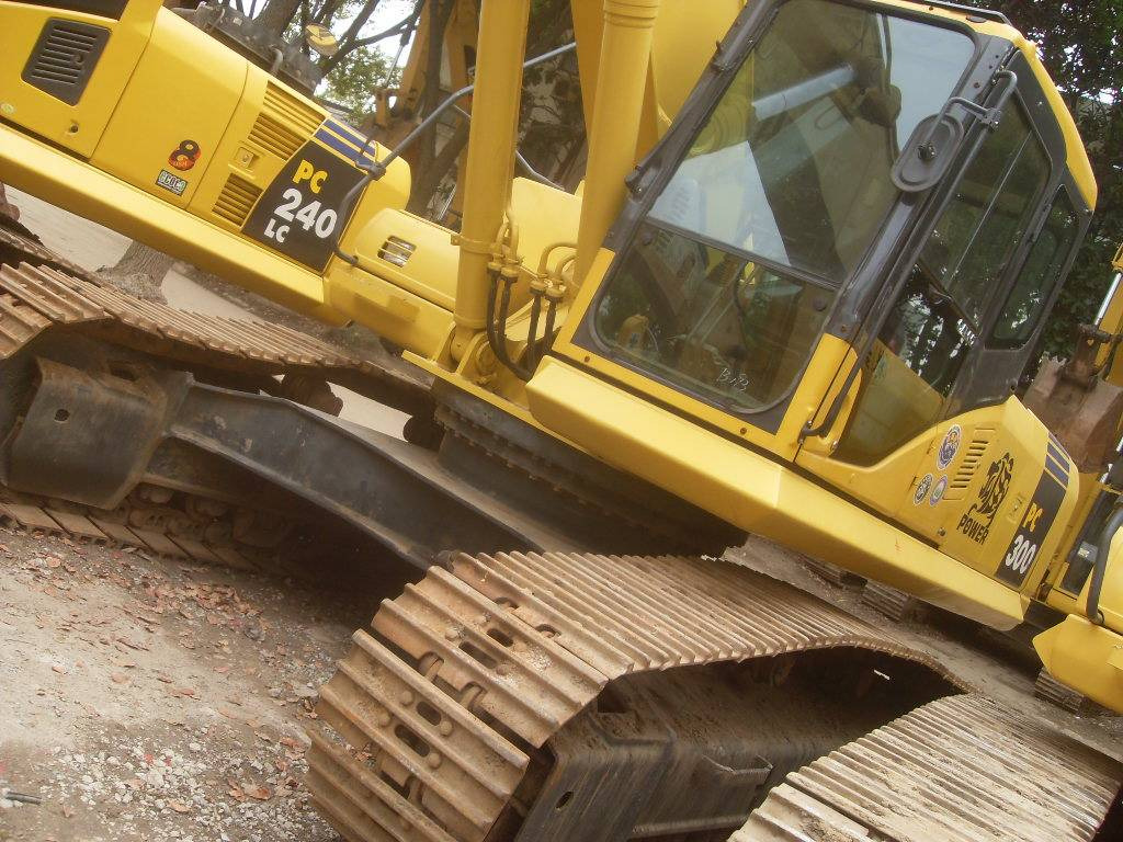 Komatsu PC300-7 - Гусеничний екскаватор: фото 1 Komatsu PC300-7 - Гусеничний екскаватор: фото 1