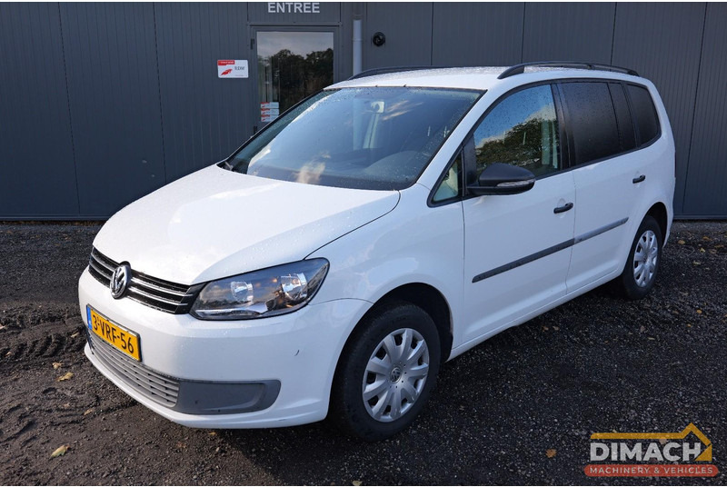 Volkswagen Touran VAN 1.6 TDI 77 KW AUT Volkswagen Touran grijs kenteken DSG automaat diesel - Легковий фургон: фото 1 Volkswagen Touran VAN 1.6 TDI 77 KW AUT Volkswagen Touran grijs kenteken DSG automaat diesel - Легковий фургон: фото 1