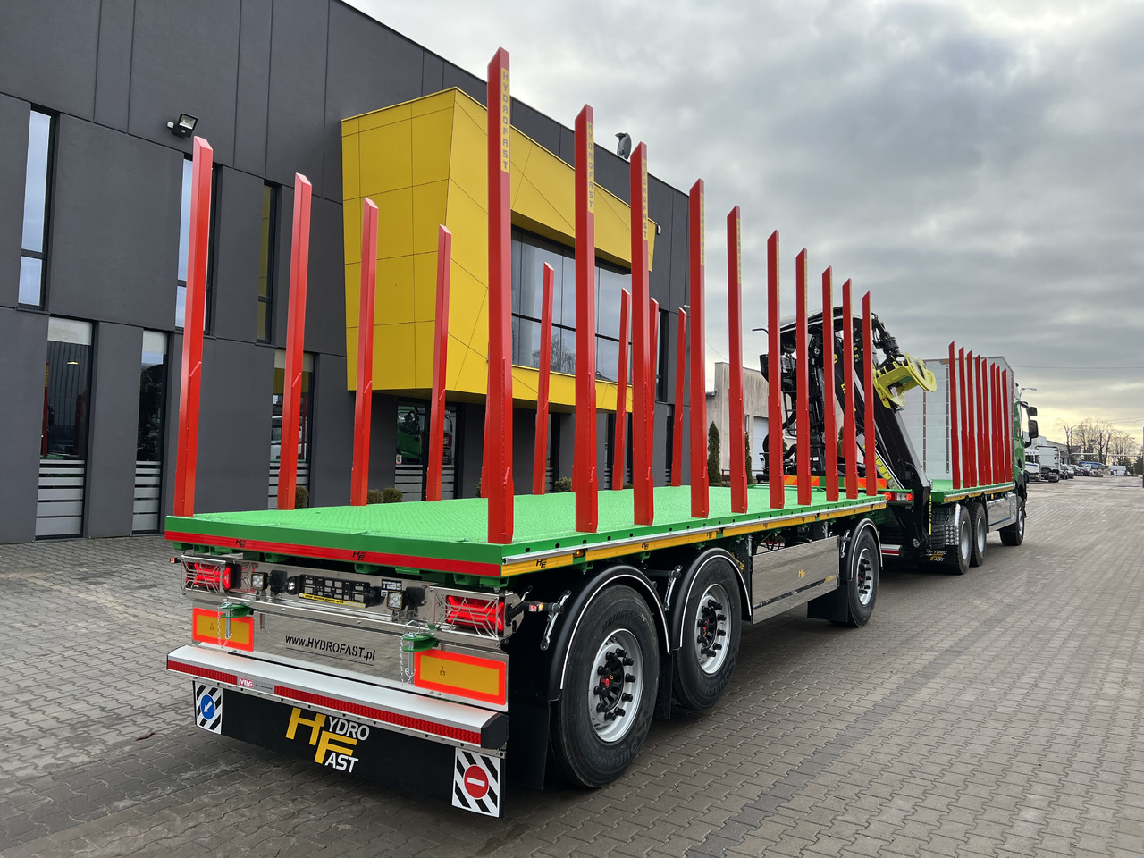 Hydrofast Przyczepa platforma 3 osiowa do przewozu drewna / 3-axle platform trailer for timber transport - Бортовий причіп/ Платформа: фото 2 Hydrofast Przyczepa platforma 3 osiowa do przewozu drewna / 3-axle platform trailer for timber transport - Бортовий причіп/ Платформа: фото 2