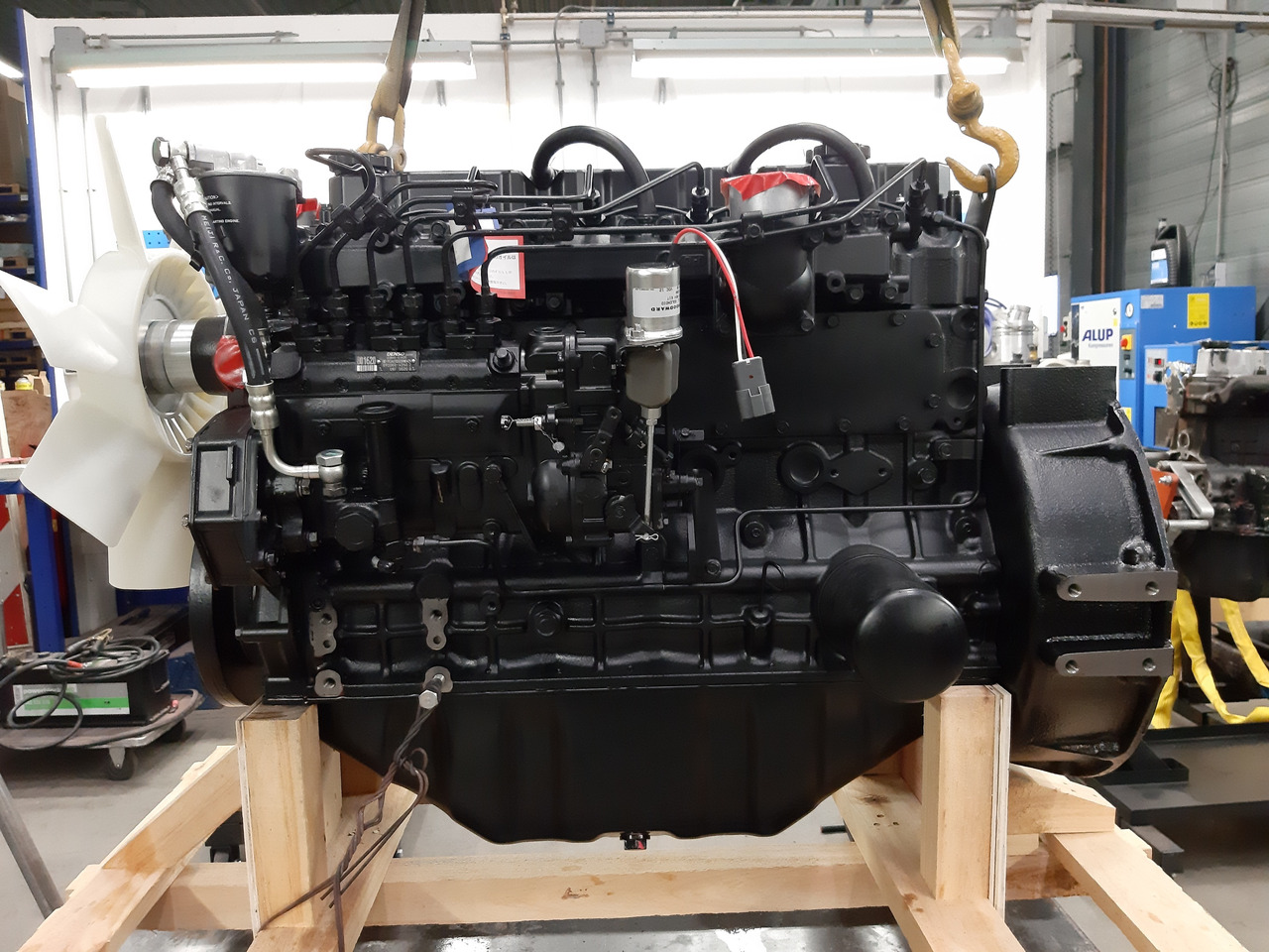 Mitsubishi New engine S6S 70Kw @ 2500 rpm - Двигун в категорії Екскаватори: фото 1 Mitsubishi New engine S6S 70Kw @ 2500 rpm - Двигун в категорії Екскаватори: фото 1