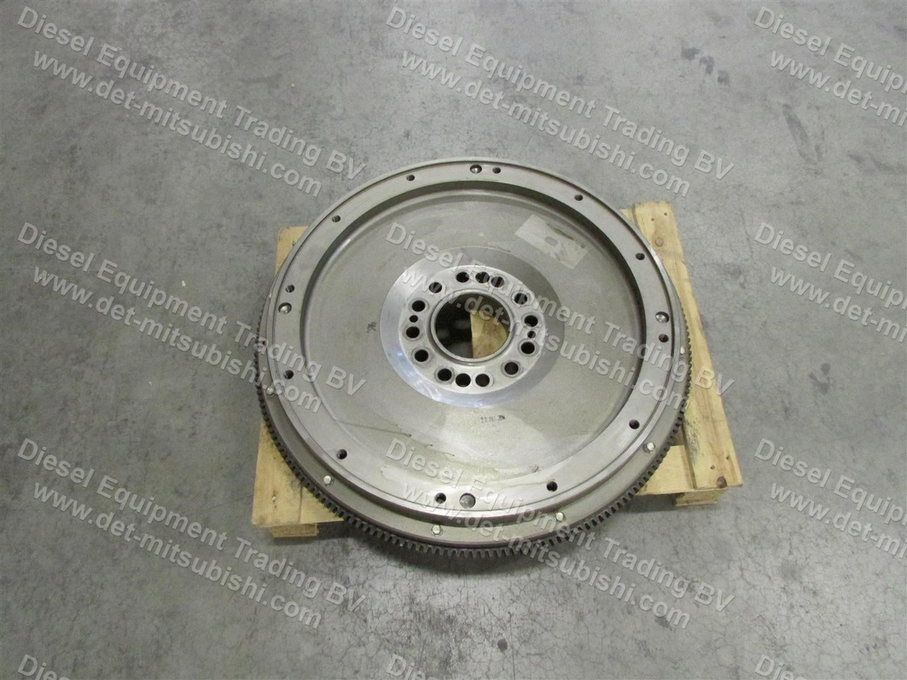 Mitsubsihi FLYWHEEL ASM; CRANKSHAFT Z=193 S12R,S16R 3772100061 - Маховик в категорії Електричні генератори: фото 1 Mitsubsihi FLYWHEEL ASM; CRANKSHAFT Z=193 S12R,S16R 3772100061 - Маховик в категорії Електричні генератори: фото 1