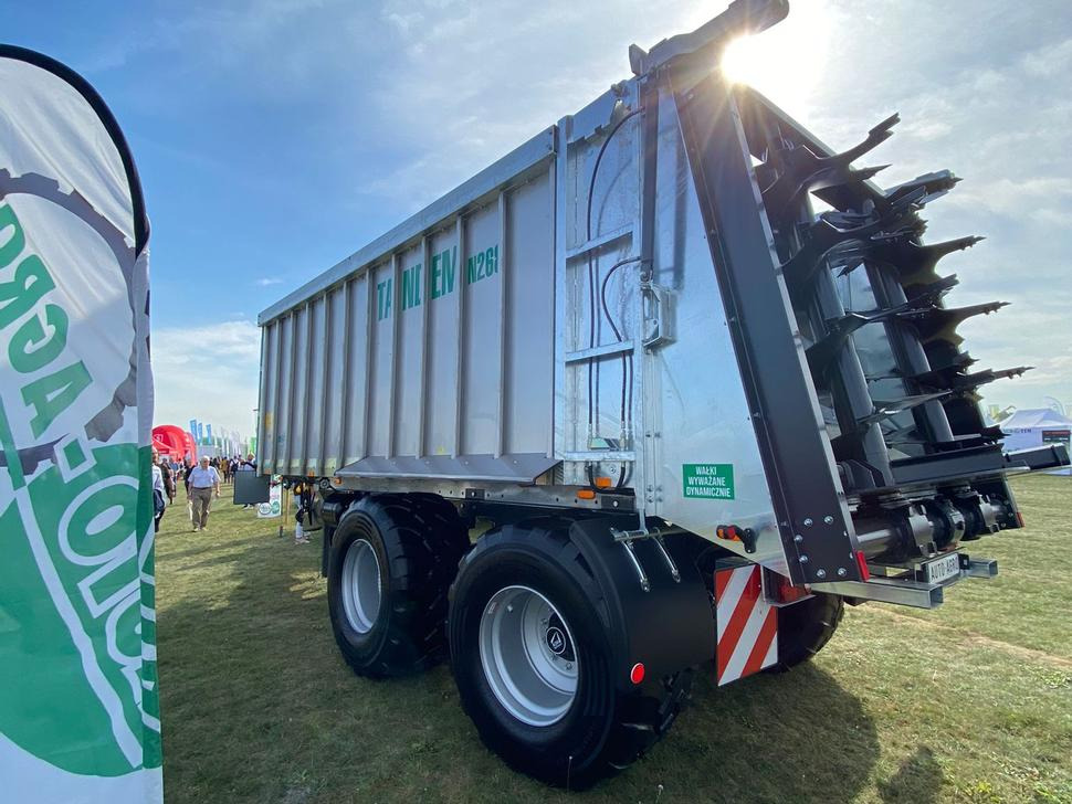 Auto-Agro Mistreuer / Manure spreader / Epandeur à fumier / Rimorchio spandiconcime / Разбрасыватель органических удобрений / Rozrzutnik obornika Tandem N268 - Гноєрозкидач: фото 2 Auto-Agro Mistreuer / Manure spreader / Epandeur à fumier / Rimorchio spandiconcime / Разбрасыватель органических удобрений / Rozrzutnik obornika Tandem N268 - Гноєрозкидач: фото 2