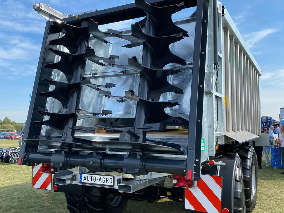 Auto-Agro Mistreuer / Manure spreader / Epandeur à fumier / Rimorchio spandiconcime / Разбрасыватель органических удобрений / Rozrzutnik obornika Tandem N268 - Гноєрозкидач: фото 4 Auto-Agro Mistreuer / Manure spreader / Epandeur à fumier / Rimorchio spandiconcime / Разбрасыватель органических удобрений / Rozrzutnik obornika Tandem N268 - Гноєрозкидач: фото 4