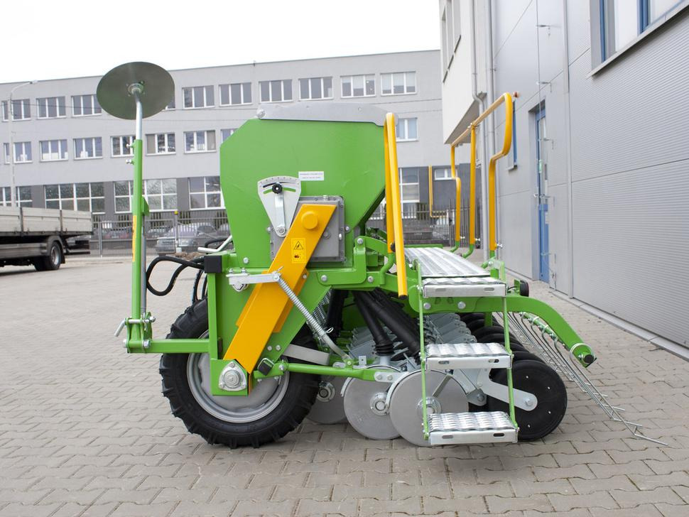 Bomet Drillmaschine / Seeder / Semoir / Seminatrice / Sembradora / Сеялка / Siewnik 3 m - Сівалка: фото 4 Bomet Drillmaschine / Seeder / Semoir / Seminatrice / Sembradora / Сеялка / Siewnik 3 m - Сівалка: фото 4