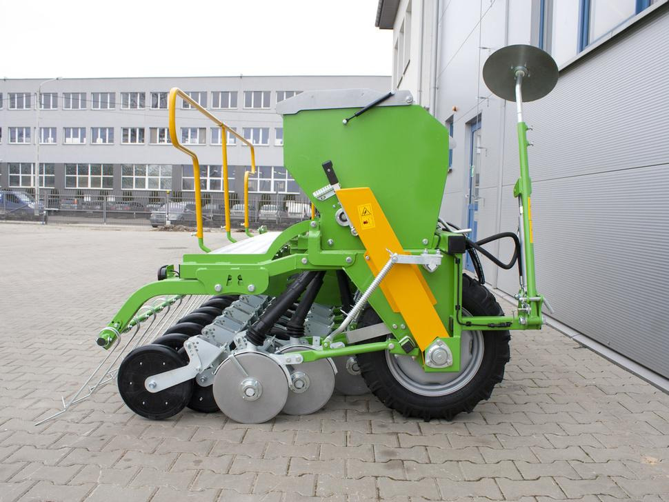 Bomet Drillmaschine / Seeder / Semoir / Seminatrice / Sembradora / Сеялка / Siewnik 3 m - Сівалка: фото 3 Bomet Drillmaschine / Seeder / Semoir / Seminatrice / Sembradora / Сеялка / Siewnik 3 m - Сівалка: фото 3