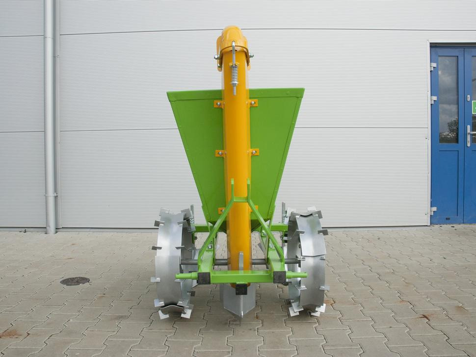 Bomet Kartoffelpflanzmaschine / Potato planter / Planteuse de pomme de terre / Piantapatate / Sadzarka ziemniaków - Картоплесаджалка: фото 1 Bomet Kartoffelpflanzmaschine / Potato planter / Planteuse de pomme de terre / Piantapatate / Sadzarka ziemniaków - Картоплесаджалка: фото 1