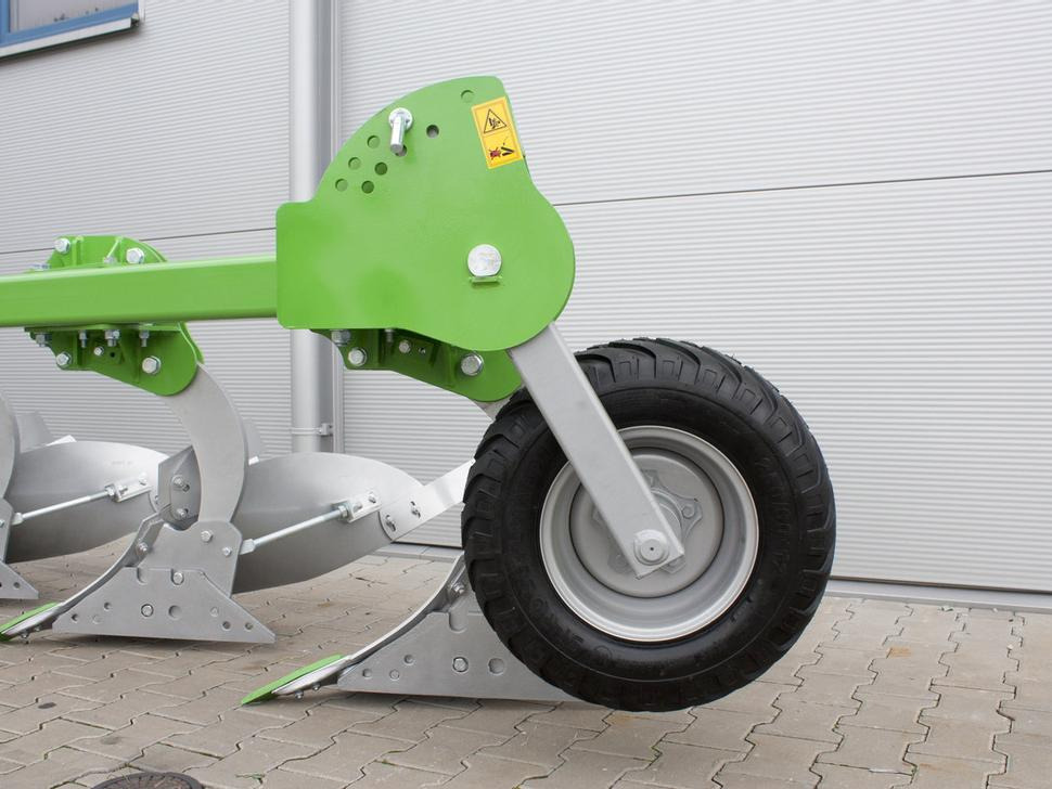 Новий Плуг Bomet Pflüge / Single-beam plow / Charrue mono-poutre / Aratro / Плуг / Pług jednobelkowy Libra 3+1: фото 8