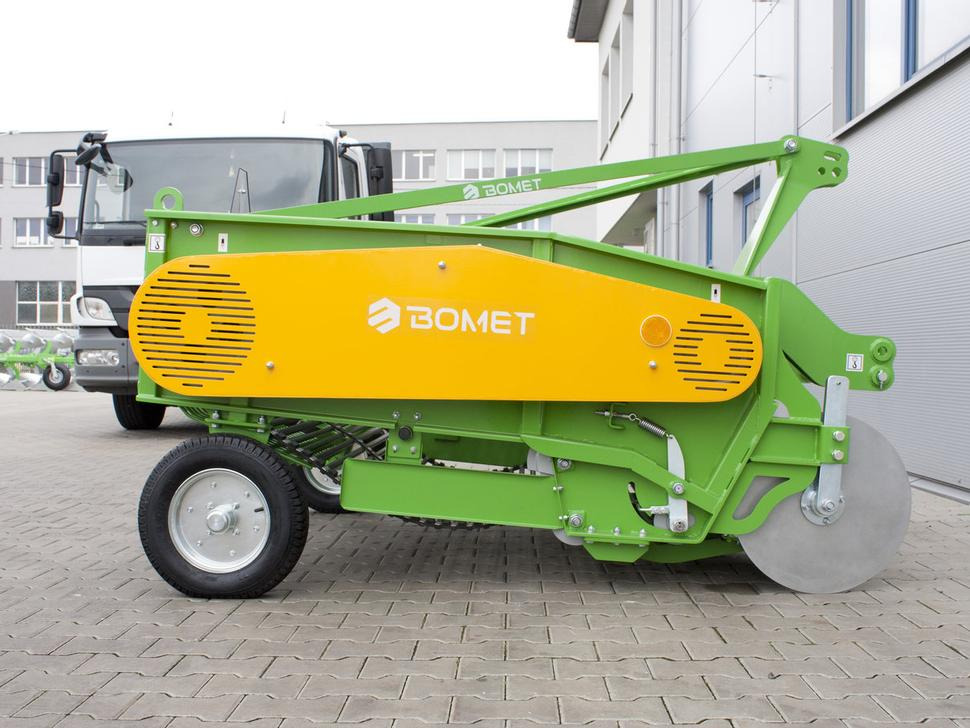 Bomet Siebkettenroder / Potato digger / Arracheuse de pomme de terre / Scavapatate / Cavador de patatas / 2-рядная картофелекопалка / Kopaczka do ziemniaków - Картоплезбиральний комбайн: фото 4 Bomet Siebkettenroder / Potato digger / Arracheuse de pomme de terre / Scavapatate / Cavador de patatas / 2-рядная картофелекопалка / Kopaczka do ziemniaków - Картоплезбиральний комбайн: фото 4